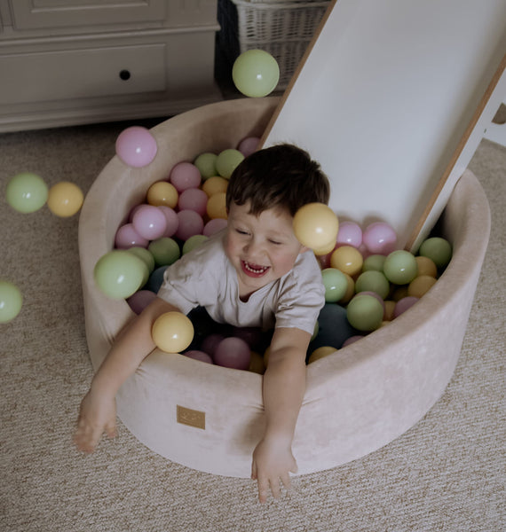 Spring Round Foam Ball Pit with 250 Balls