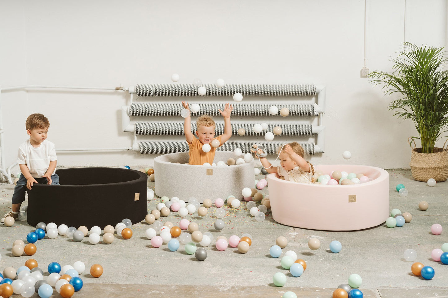 Safari Round Foam Ball Pit with 250 Balls